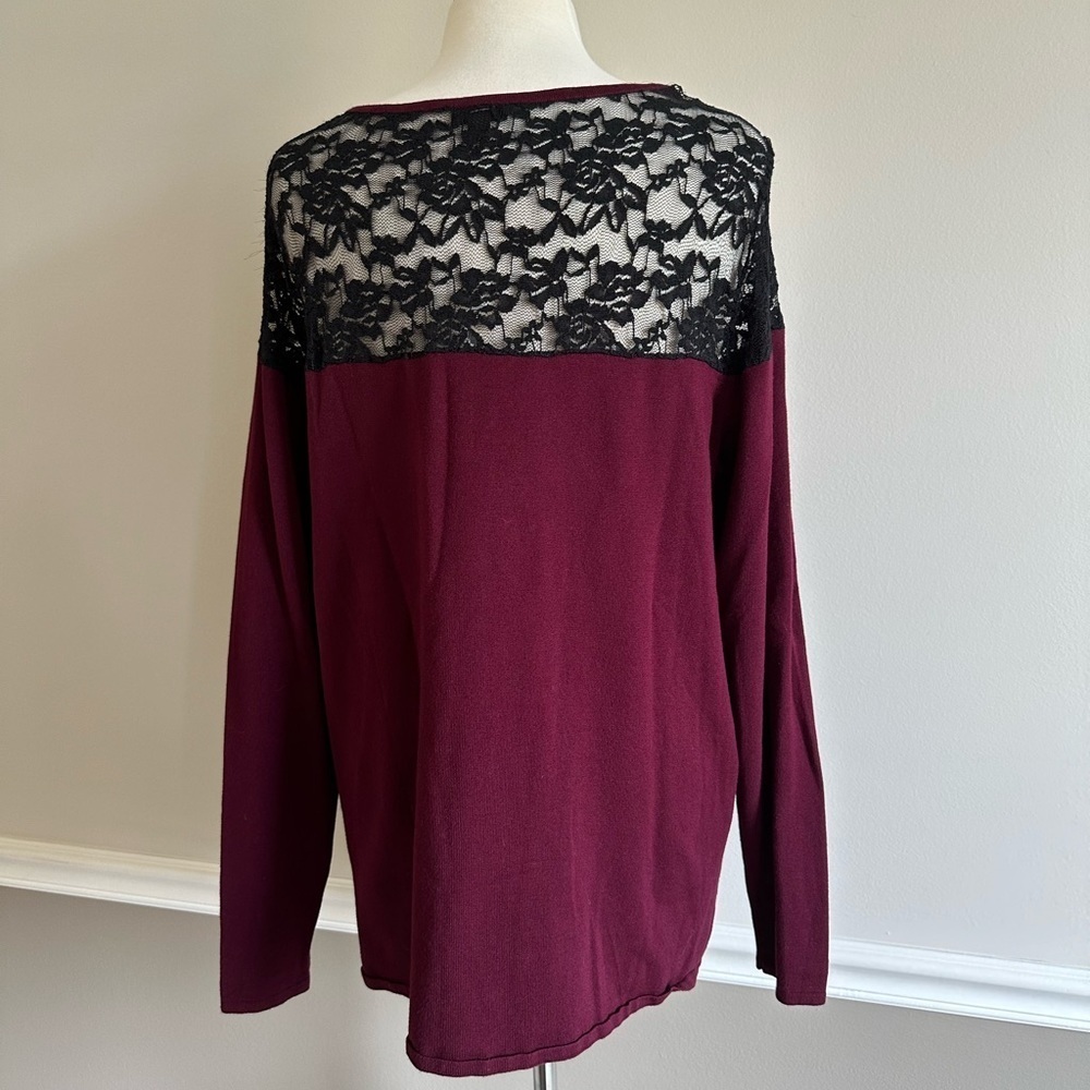 Torrid Top , Size 2, GUC - Picture 2 of 5